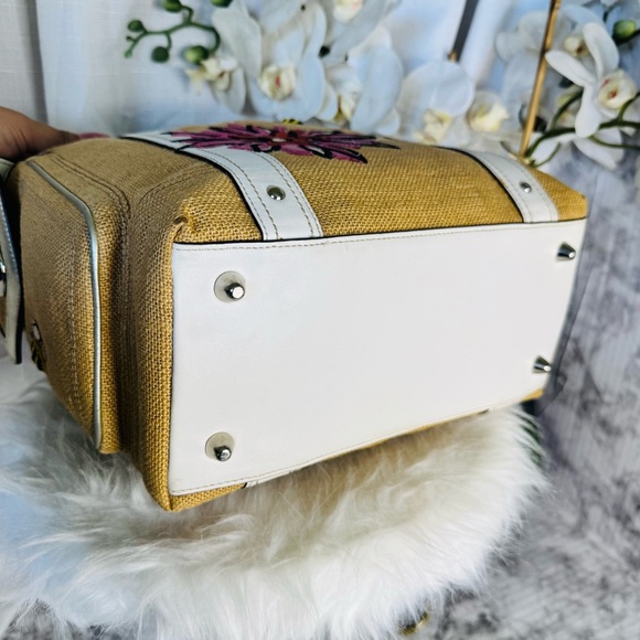 Coach Floral straw Tote Bag with matching wristlet - collectors piece - ENC - Picture 12 of 14